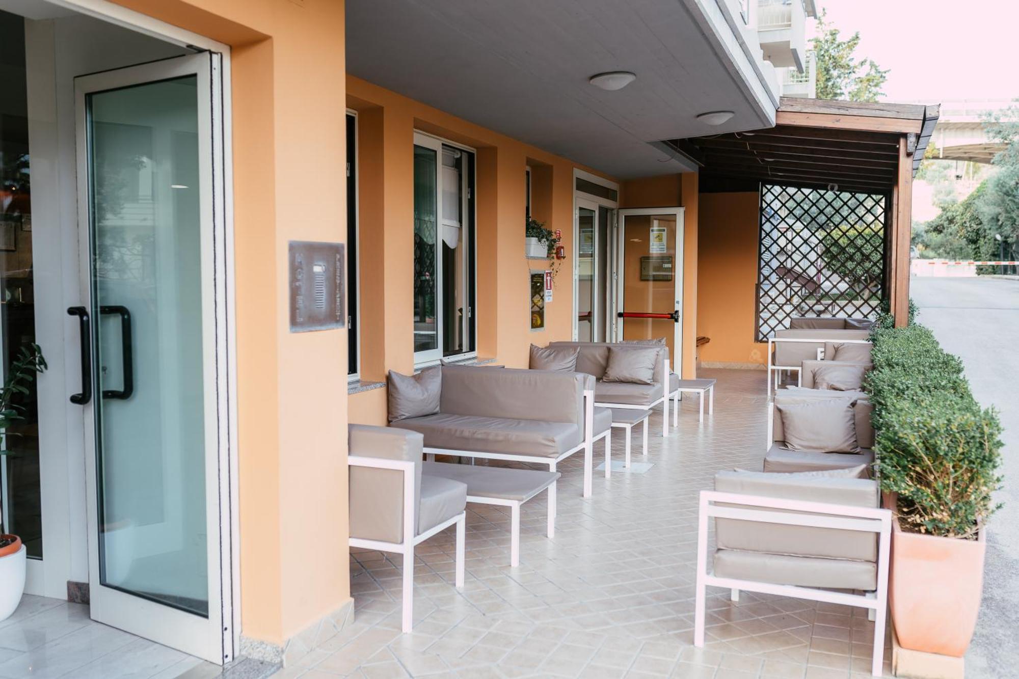 Hotel President Vasto Exterior foto